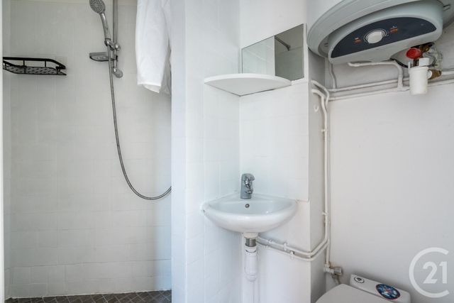 Afficher la photo en grand Appartement F1 à vendre - 1 pièce - 14.0 m2 - PARIS - 75011 - ILE-DE-FRANCE - Century 21 Chorus Saint-Antoine