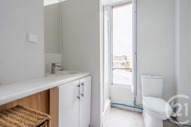 Appartement F3 à vendre - 3 pièces - 52.02 m2 - PARIS - 75011 - ILE-DE-FRANCE - Century 21 Chorus Saint-Antoine