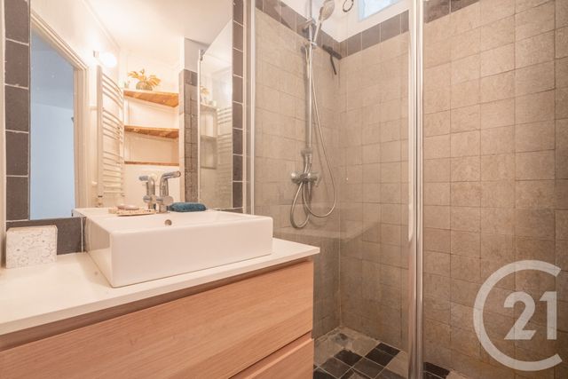 Appartement à vendre - 2 pièces - 29.0 m2 - PARIS - 75011 - ILE-DE-FRANCE - Century 21 Chorus Saint-Antoine