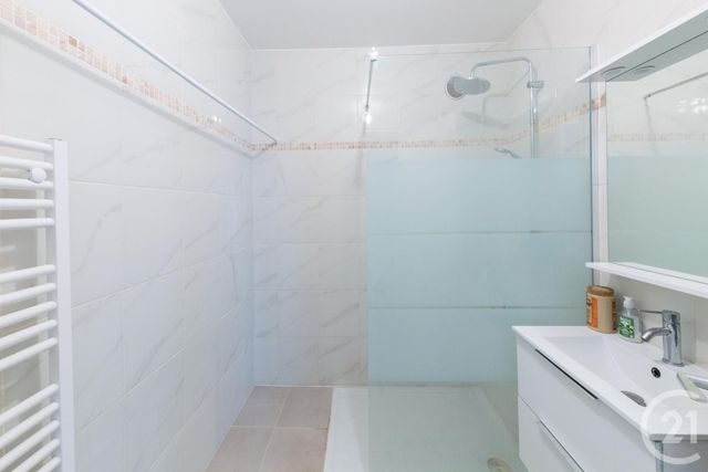 Appartement à vendre - 5 pièces - 100.0 m2 - PARIS - 75012 - ILE-DE-FRANCE - Century 21 Chorus Saint-Antoine