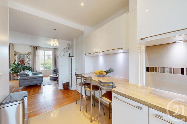 Appartement F5 à vendre - 5 pièces - 108.5 m2 - MAISONS LAFFITTE - 78 - ILE-DE-FRANCE - Century 21 Chorus Saint-Antoine