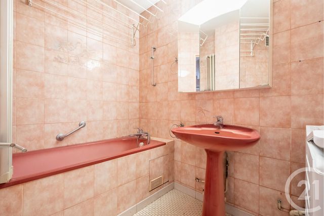 Appartement F3 à vendre - 3 pièces - 79.0 m2 - PARIS - 75011 - ILE-DE-FRANCE - Century 21 Chorus Saint-Antoine