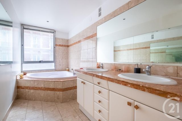 Appartement F3 à vendre - 3 pièces - 71.24 m2 - PARIS - 75011 - ILE-DE-FRANCE - Century 21 Chorus Saint-Antoine