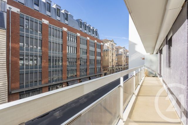 Appartement T2 à vendre - 2 pièces - 52.0 m2 - PARIS - 75011 - ILE-DE-FRANCE - Century 21 Chorus Saint-Antoine