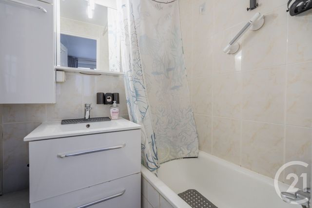 Appartement F2 à vendre - 2 pièces - 25.44 m2 - PARIS - 75011 - ILE-DE-FRANCE - Century 21 Chorus Saint-Antoine