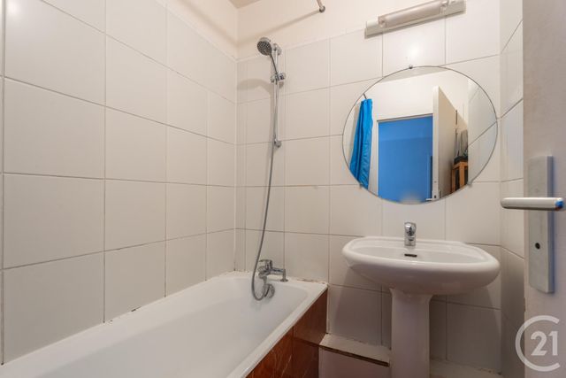 Appartement à vendre - 2 pièces - 39.6 m2 - PARIS - 75011 - ILE-DE-FRANCE - Century 21 Chorus Saint-Antoine