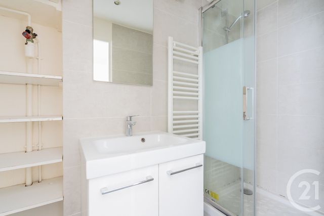 Afficher la photo en grand Appartement Studio à vendre - 1 pièce - 25.5 m2 - PARIS - 75011 - ILE-DE-FRANCE - Century 21 Chorus Saint-Antoine