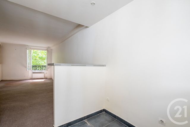 Afficher la photo en grand Appartement Studio à vendre - 1 pièce - 25.5 m2 - PARIS - 75011 - ILE-DE-FRANCE - Century 21 Chorus Saint-Antoine